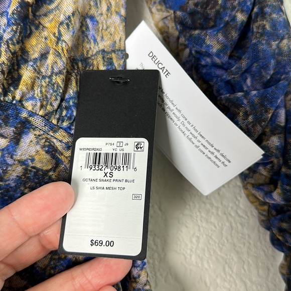 NWT Guess Sheer Top - Picture 4 of 10